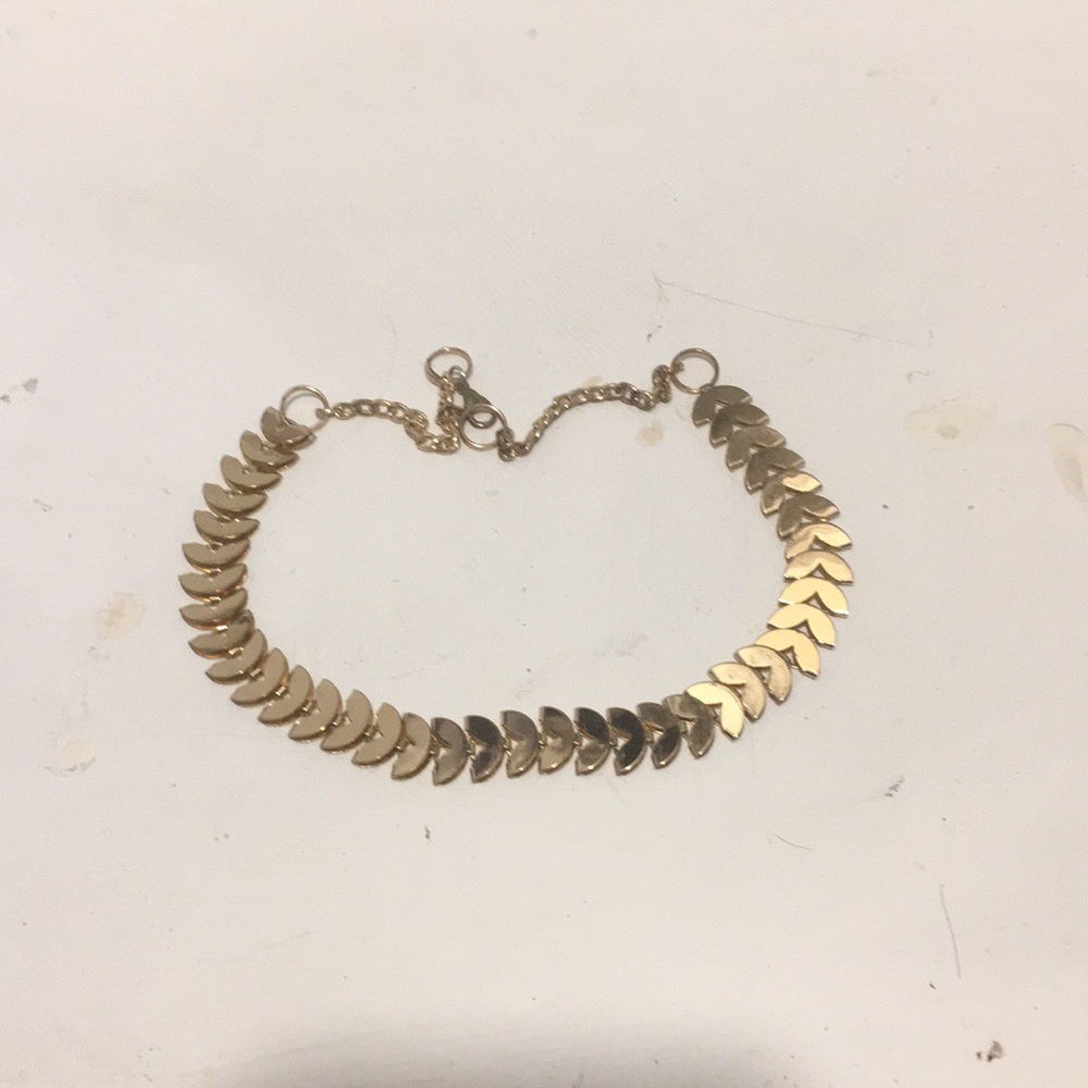 Gold choker
